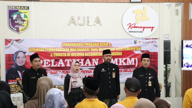 Pelatihan pemasaran UMKM melalui e-katalog di Aula Kecamatan Kebonagung