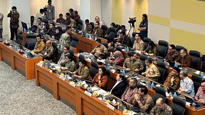Pemerintah dan Banggar Rapat Rancangan APBN 2025