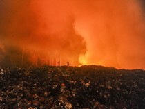 Penampakan Api Lalap TPSA Bagendung Cilegon
