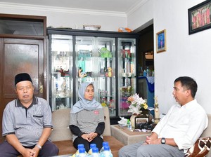 Sampaikan Dukacita, Pj Gubernur Jabar Takziah ke Rumah Korban TPPO