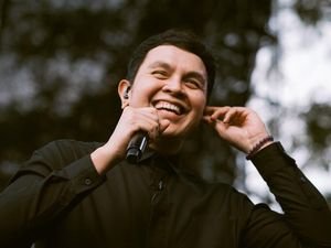 Video: Momen 5 Musisi Rayakan Ulang Tahun Fan di Konser Tur SAMA SAMA