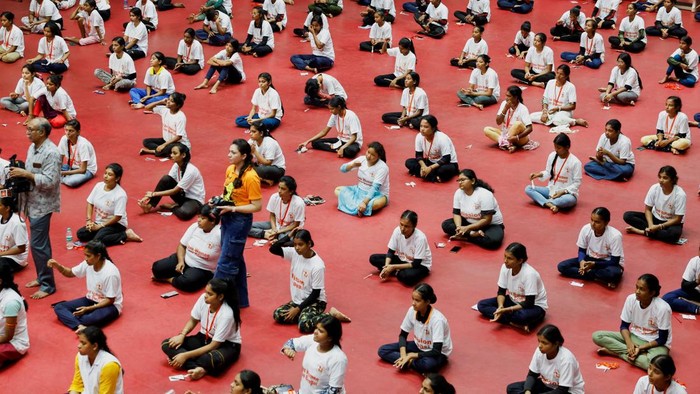 A woman reacts while demonstrating moves during a self-defence training camp organised by Akhil Bharatiya Vidyarthi Parishad (ABVP) and Vidyarthi Vikash following the rape and murder of a trainee medic, inside the premises of R G Kar Medical College and Hospital, in Kolkata, India, September 15, 2024. REUTERS/Sahiba Chawdhary