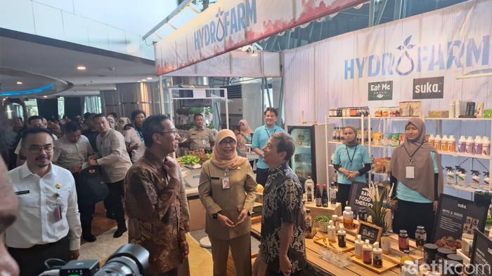 Pj Gubernur Jakarta, Heru Budi Hartono, membuka Festival Urban Farming 2024. (Brigitta Belia Permata Sari/detikcom)