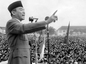 Ember Jadi Alas Sukarno Tulis Indonesia Menggugat