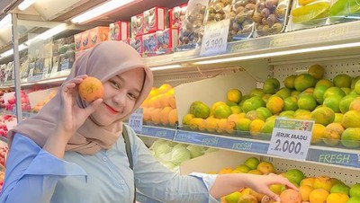Ravena Wulandari Hobi Ngopi hingga Belanja Buah-buahan