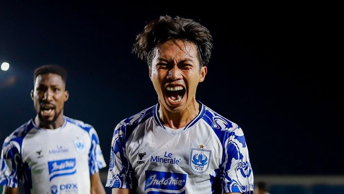 Selebrasi emosional Riyan Ardiansyah usai cetak gol pertama musim ini.
