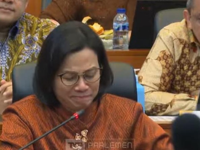 Menteri Keuangan (Menkeu) Sri Mulyani menyampaikan rasa terima kasih kepada Komisi XI hingga Badan Anggaran (Banggar) DPR RI yang telah menjadi mitra dari lembaganya selama ini. Sri Mulyani menyebut periode tugasnya sebagai menteri di era Presiden Joko Widodo (Jokowi) dan Wapres Maruf Amin dalam waktu dekat akan berakhir.