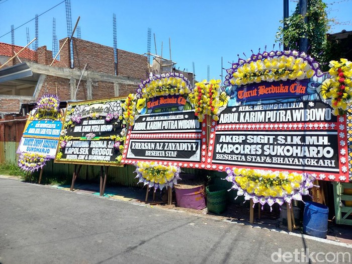 Suasana rumah duka santri salah satu pondok di Kecamatan Grogol, Sukoharjo, yang meninggal dunia. Rumah duka di Kecamatan Jebres, Kota Solo, Selasa (17/9/2024).