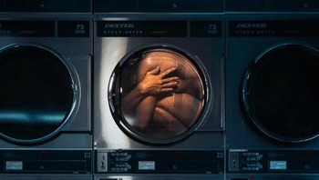 Karya Simone Bolandrini menjadi Honorable Mention kategori Photo Manipulation Foto: The Minimalist Photography Awards