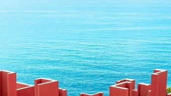 Karya Benjamin Quadflieg menjadi Honorable Mention kategori Abstract. Foto: The Minimalist Photography Awards