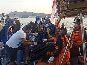 Dua Nelayan Kecelakaan KM Doa Ibu Ditemukan Tewas di Perairan Labuan Bajo
