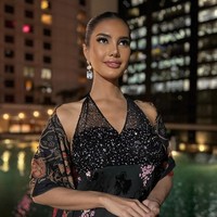 Menurut Vina, keputusan ini adalah langkah terbaik untuk kariernya. Dia merasa lebih bebas untuk mengeksplorasi bakat-bakatnya di luar panggung kontes kecantikan. Foto: Instagram/@vinaanggisitorus