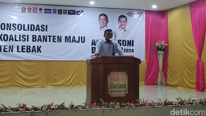 Andra Soni memberikan sambutan saat rapat konsolidasi di Rangkasbitung