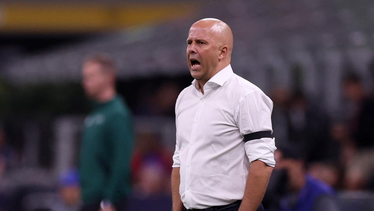Arne Slot menang laga Liga Champions di hari ulang tahunnya (REUTERS/Claudia Greco)
