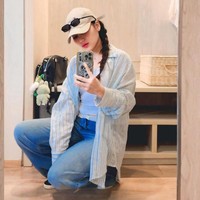 Kalau Ayu memiliki gantungan boneka Labubu yang berwarna hijau. Boneka Labubu sendiri diketahui merupakan karya seniman Hong Kong bernama Kasing Lung. Foto: Instagram