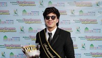 Untuk ijazah SMP-nya Atta Halilintar juga baru mengambilnya setahun lalu. Foto: instagram Atta Halilintar