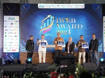 Dorong Pengembangan UMKM, bank bjb Raih Penghargaan IWEB Award 2024