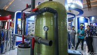 Dalam pameran ini para stand membawa produk-produk yang berkaitan dengan tata kelola air hingga limbah baik dalam hingga luar negeri.
