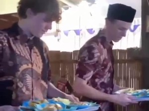 Cerita 2 Bule Swiss Jadi Sinoman di Klaten, Happy Ladeni Tamu Hajatan