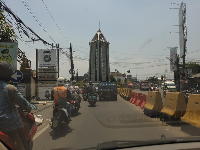 Bundaran UNPAM Pamulang