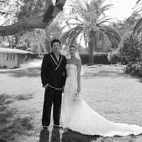 “Kami memilih rumah keluarga Puth karena kami tahu Montecito adalah pemandangan yang sempurna. Aku ingin pernikahan kami untuk menyatukan tradisi dan modern yang tidak konvensional. Aku ingin semua detailnya terasa relaks tapi sempurna, benar-benar dikurasi,” kata Brooke dilansir Vogue.Foto: Instagram