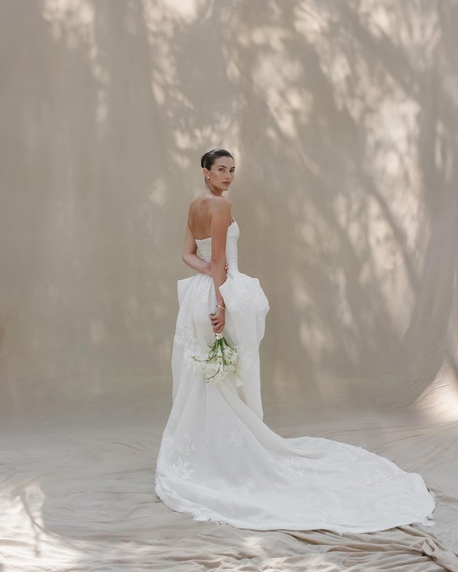 Pasangan itu sendiri diketahui sudah saling kenal sejak kecil karena sama-sama tumbuh di New Jersey. Brooke mengatakan bahwa ayah keduanya bahkan satu sekolah. Brooke dan Charlie sendiri baru menjalin hubungan pada 2022 dan bertunangan pada 2023.Foto: Instagram