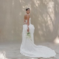 Pasangan itu sendiri diketahui sudah saling kenal sejak kecil karena sama-sama tumbuh di New Jersey. Brooke mengatakan bahwa ayah keduanya bahkan satu sekolah. Brooke dan Charlie sendiri baru menjalin hubungan pada 2022 dan bertunangan pada 2023.Foto: Instagram