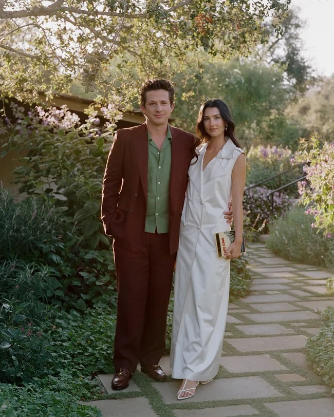 Begini potret kebahagiaan mereka saat gelaran ‘rehearsal dinner’ yang juga dilangsungkan di rumah Charlie Puth.Foto: Instagram