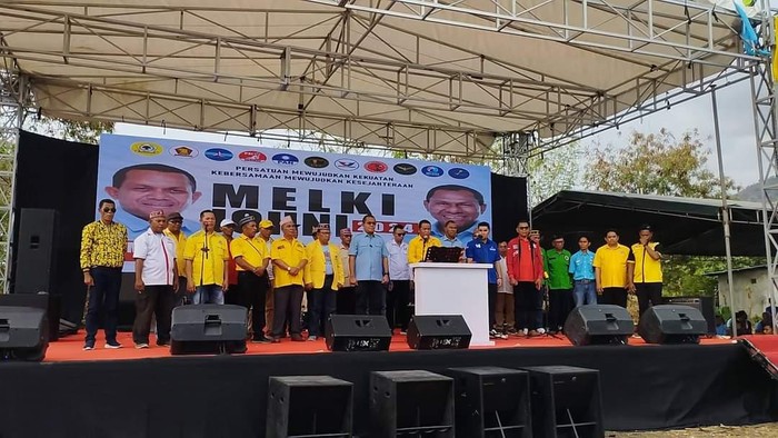 Deklarasi duet Emanuel Melkiades Lakalena-Johni Asadoma (Melki-Johni) untuk maju Pilgub NTT 2024 di Labuan Bajo, Manggarai Barat, Rabu (18/9/2024). (Foto: Istimewa)