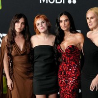 Rumer, Scout dan Tallulah Willis merupakan putri Demi Moore dari pernikahannya dengan aktor Bruce Willis. Saat ini ketiganya sudah berusia di atas 30 tahun, Rumer 36 tahun, Scout 33 tahun dan Tallullah 30 tahun. Foto: FilmMagic/Lila Seeley