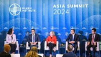 Turut hadir sebagai pembicara dalam Sesi tersebut Assistant Minister of Investment, Ministry of Investment, Saudi Arabia Ibrahim Almubarak dan CEO Singapore and ASEAN Standard Chartered Bank Patrick Lee. Diskusi dimoderatori oleh Vice President, Chemical Consulting in Asia, S&P Global Business Insider Larry Tan.