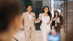 Dustin Tiffani dan Ditha Rizky Amalia Semringah di Resepsi Keempat Pernikahan