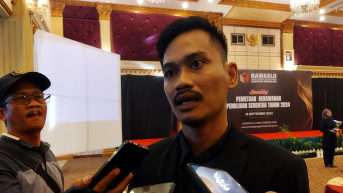 Ketua Bawaslu Pandeglang. Febri Setiadi.