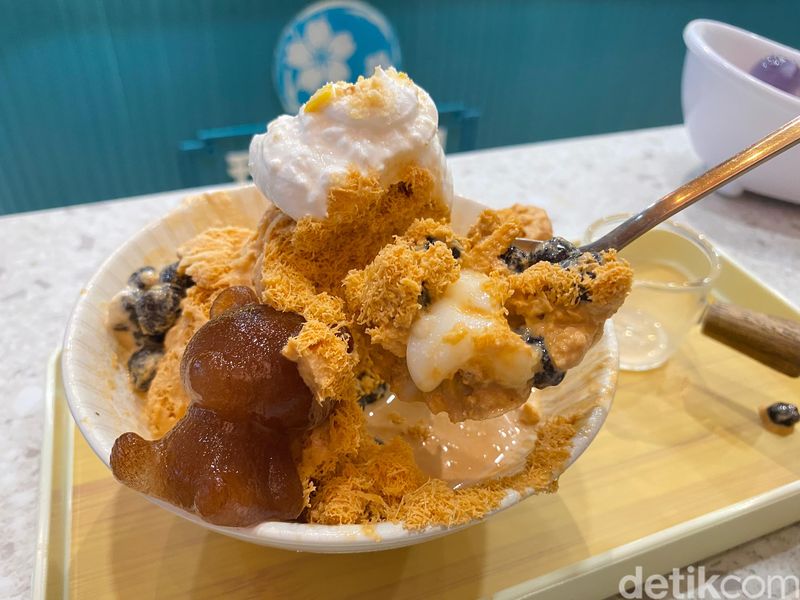 Furawa Cafe, kafe dessert di Gading Serpong yang tawarkan menu toast hingga kakigori