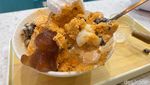 Kakigori Thai Tea yang Legit Segar Ada di Kafe Bernuansa Jepang Ini