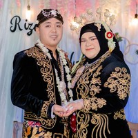 Atlet angkat besi Nurul Akmal mempunyai segudang prestasi. Ia berhasil meraih posisi lima besar cabang angkat besi kelas 87 kilogram putri di Olimpiade Tokyo 2020. Nurul bertanding pada 2 Agustus 2021 di kelas +87kg Grup A, melawan lifter Laurel Hubbard dari Selandia Baru. Pada Agustus 2024, Nurul Akmal tampil di Olimpiade Paris 2024 yang bertanding di nomor +81 kg di Paris Expo Porte de Versailles dengan total angkatan 245 kg. Foto: Dok. Instagram @nurulakmal_12.