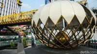 Jembatan penyeberangan Orang (JPO) tersebut menggunakan konsep bernuansa modern.  