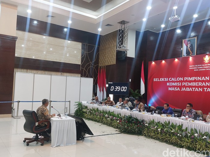 Irjen Kementerian Pertanian Setyo Budiyanto hari ini menjalani tes wawancara sebagai peserta dalam seleksi calon pimpinan (capim) KPK. (Yogi/detikcom).