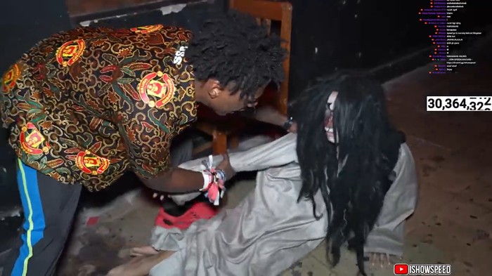 Youtuber dan streamer ternama Dareen Watkins Jr alias IShowSpeed, akhirnya menapakkan kakinya di Indonesia. Dirinya sempat menyambangi rumah hantu di Kota Tua, dan hal lucu terjadi di sini.