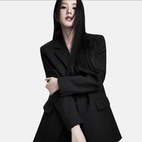 Jisoo BLACKPINK pertama kali diumumkan sebagai duta fashion dan beauty Dior beberapa tahun yang lalu. Sekarang, dia menjadi bintang di kampanye terbaru Lady Dior. Foto: dok. Dior
