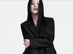 7 Gaya Jisoo BLACKPINK Jadi Bintang Iklan Dior, Edgy Serba Hitam