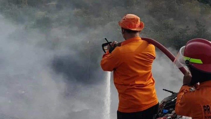 Kebakaran di TPSA Bagendung Cilegon (dok. BPBD Cilegon)
