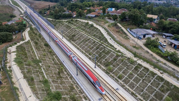 Kereta cepat Whoosh (Dok. PT KCIC)