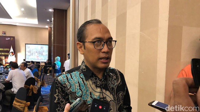 Ketua KPU Kota Jogja Noor Harsya Aryo Samudro di sela rapat koordinasi perekrutan KPPS di Jogja, Rabu (18/9/2024).