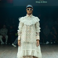Rancangan tebaru Dian Pelangi di IN2MF Paris 2024 yang bertema Street Style in Paris merupakan perpaduan gaya kasual modern dengan sentuhan budaya tradisional.  Foto: dok. Dian Pelangi.