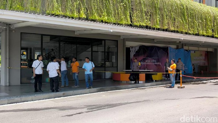 Mahasiswi tewas bunuh diri lompat dari gedung UC Mahasiswi tewas bunuh diri lompat dari gedung UC