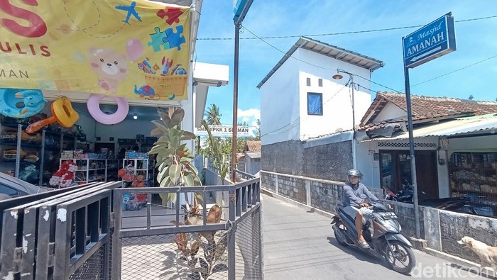 Suasana TKP upaya pencurian sepeda pengunjung toko mainan di Jalan Sidoarum-Gamping, Mejing Lor, Ambarketawang, Gamping, Sleman, Rabu (18/9/2024).