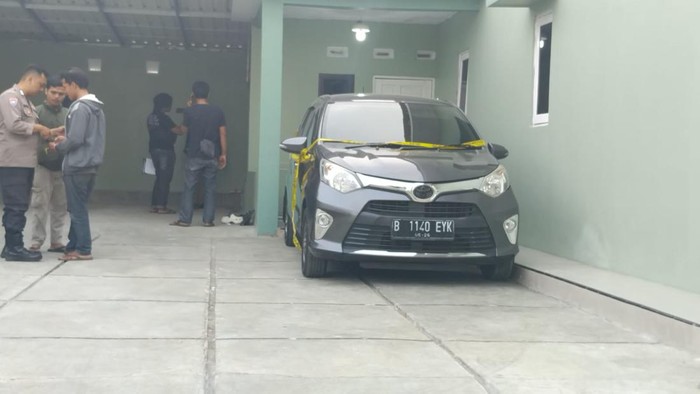 Mobil tempat korban HS ditemukan tewas akibat dianiaya perampok
