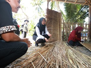 Omzet Perajin Ilalang di Banyuwangi Meningkat