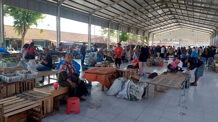 Para Pedagang Pasar Pagi Menolak Dipindah ke Pasar Tumenggungan